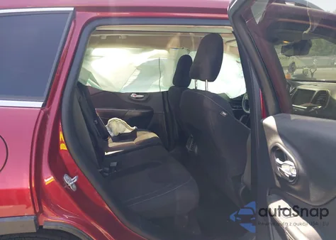 2015 Jeep Cherokee Latitude z USA, uszkodzony, nr VIN 1C4PJMCS5FW773407